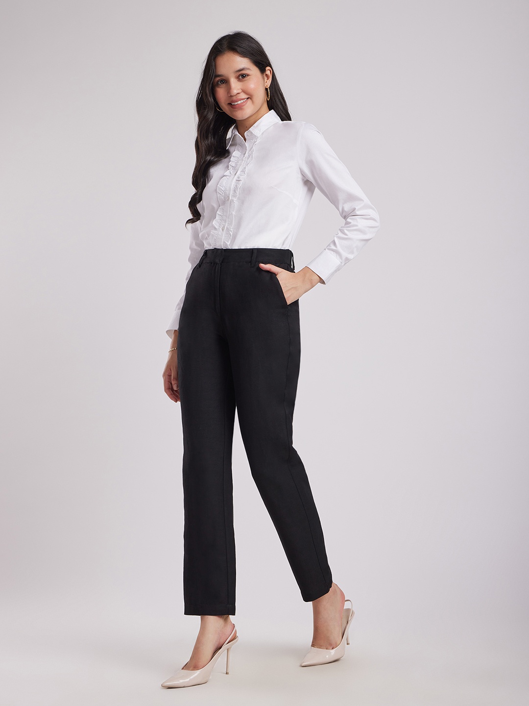 

FableStreet Women Mid-Rise Relaxed Linen Elasticated Travel Features Straight Fit Trousers, Black