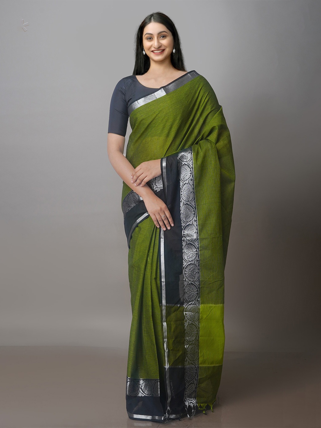 

Unnati Silks Striped Zari Mangalagiri Saree, Green