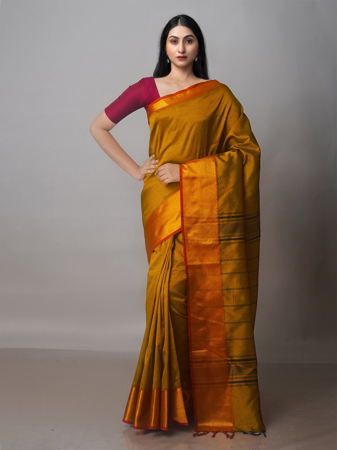 

Unnati Silks Zari Mangalagiri Saree, Gold