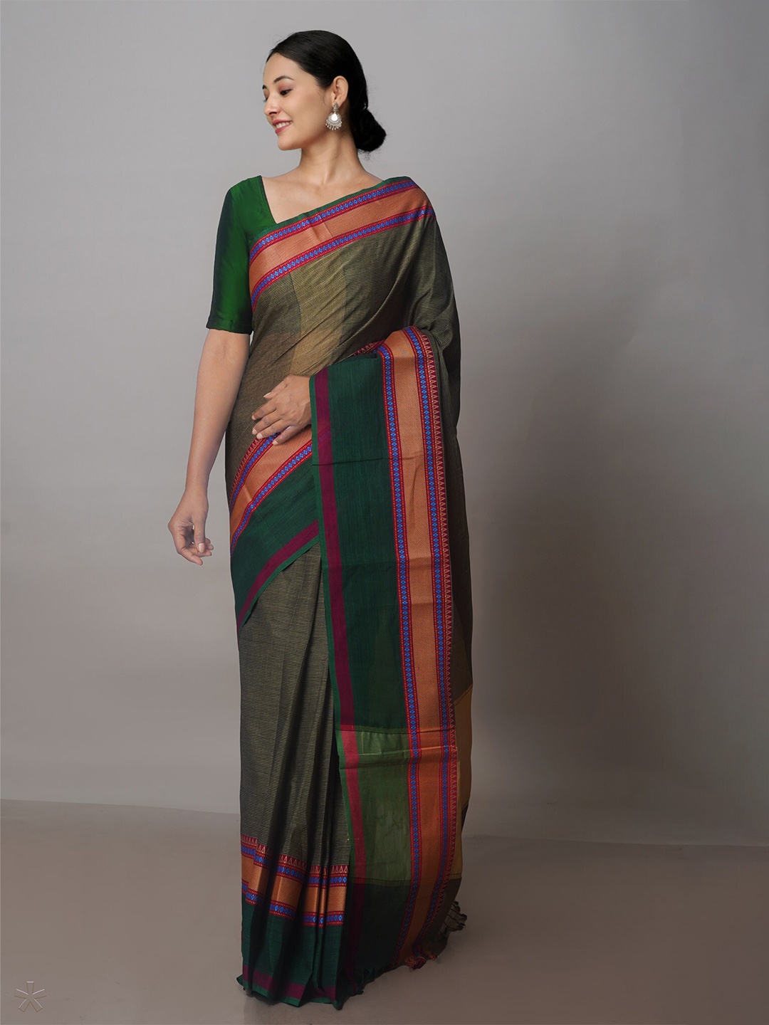 

Unnati Silks Striped Zari Mangalagiri Saree, Green