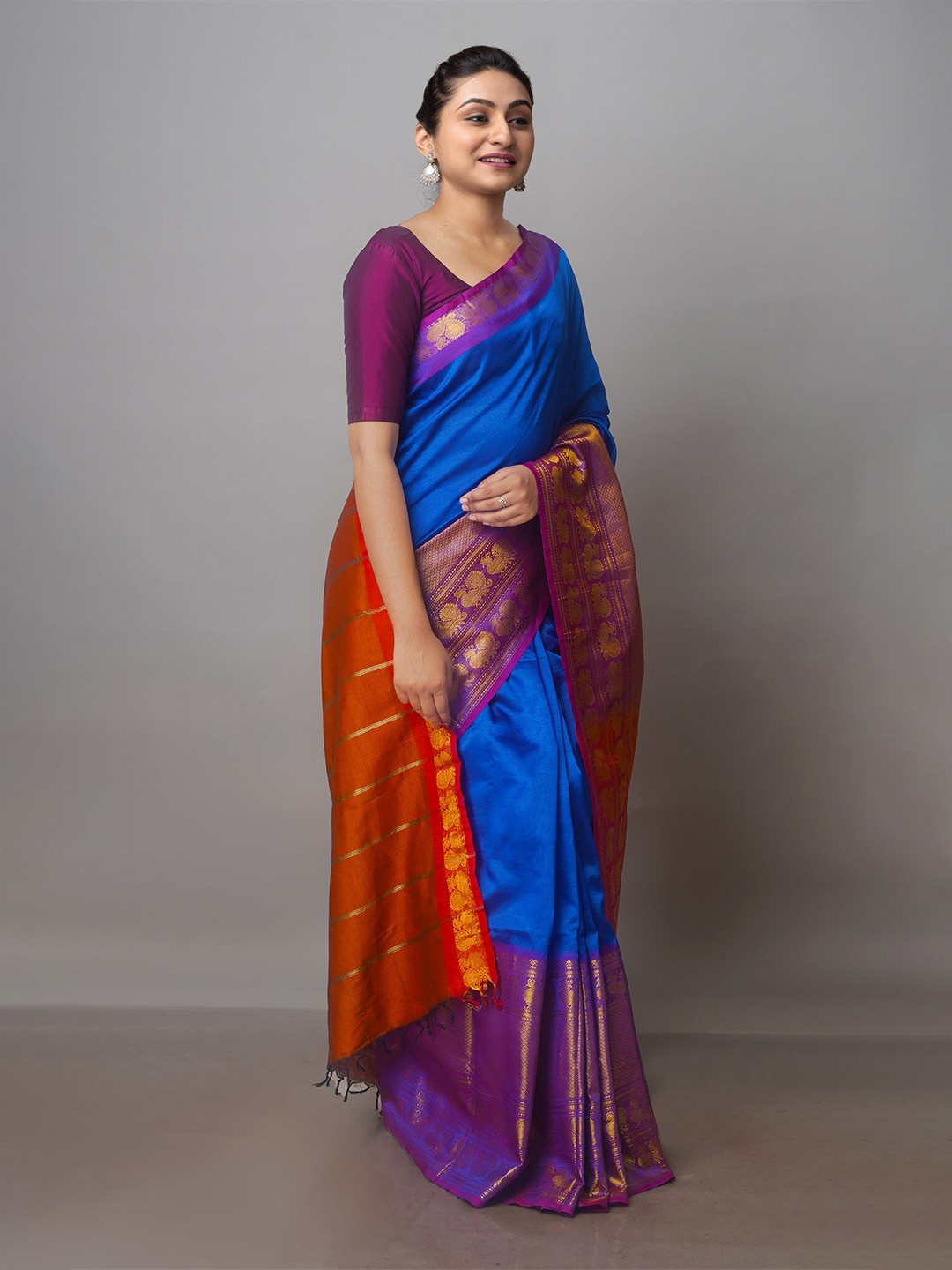 

Unnati Silks Woven Design Zari Silk Blend Mangalagiri Saree, Blue