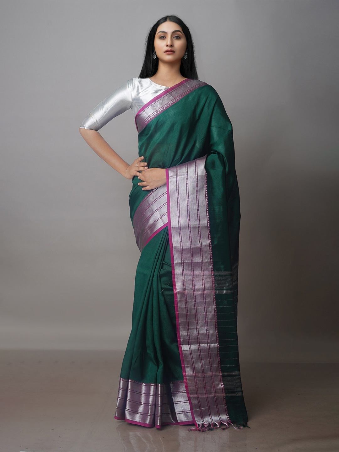 

Unnati Silks Woven Design Zari Silk Blend Mangalagiri Saree, Green