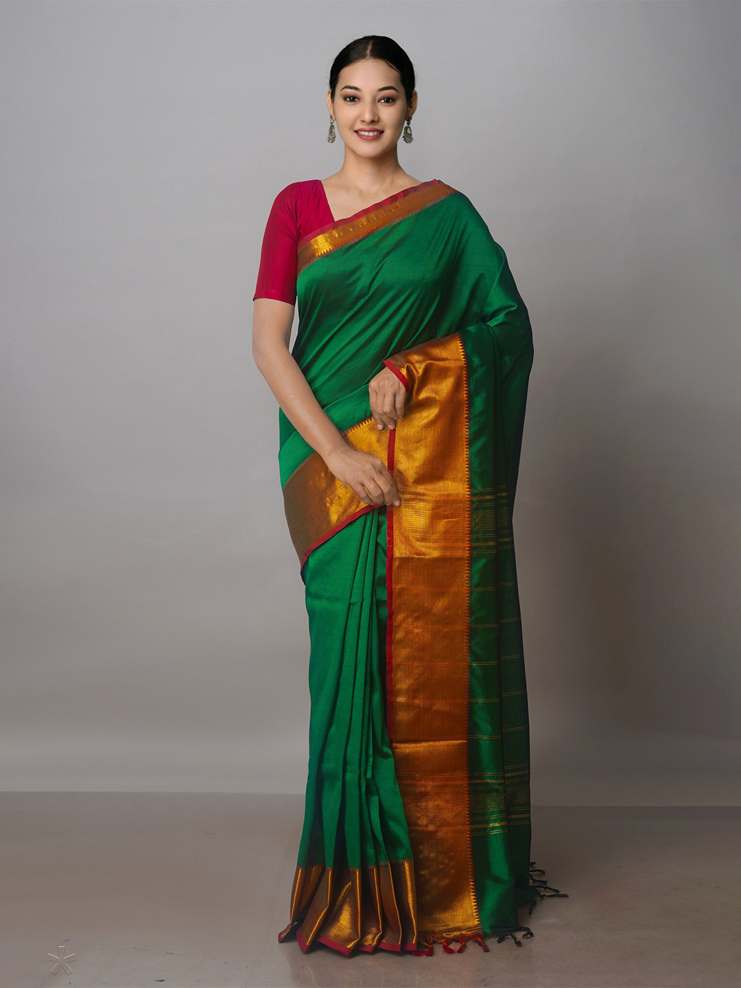 

Unnati Silks Woven Design Zari Silk Blend Mangalagiri Saree, Green