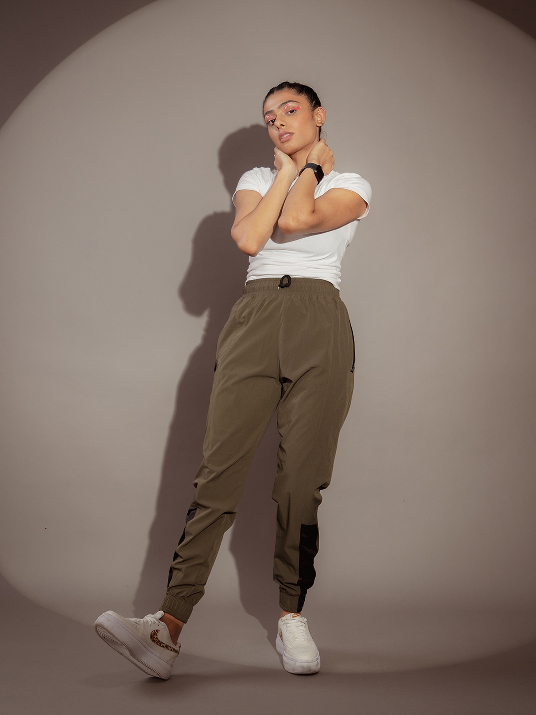 

CHKOKKO Women Colorblocked Sports Regular Fit Jogger, Olive