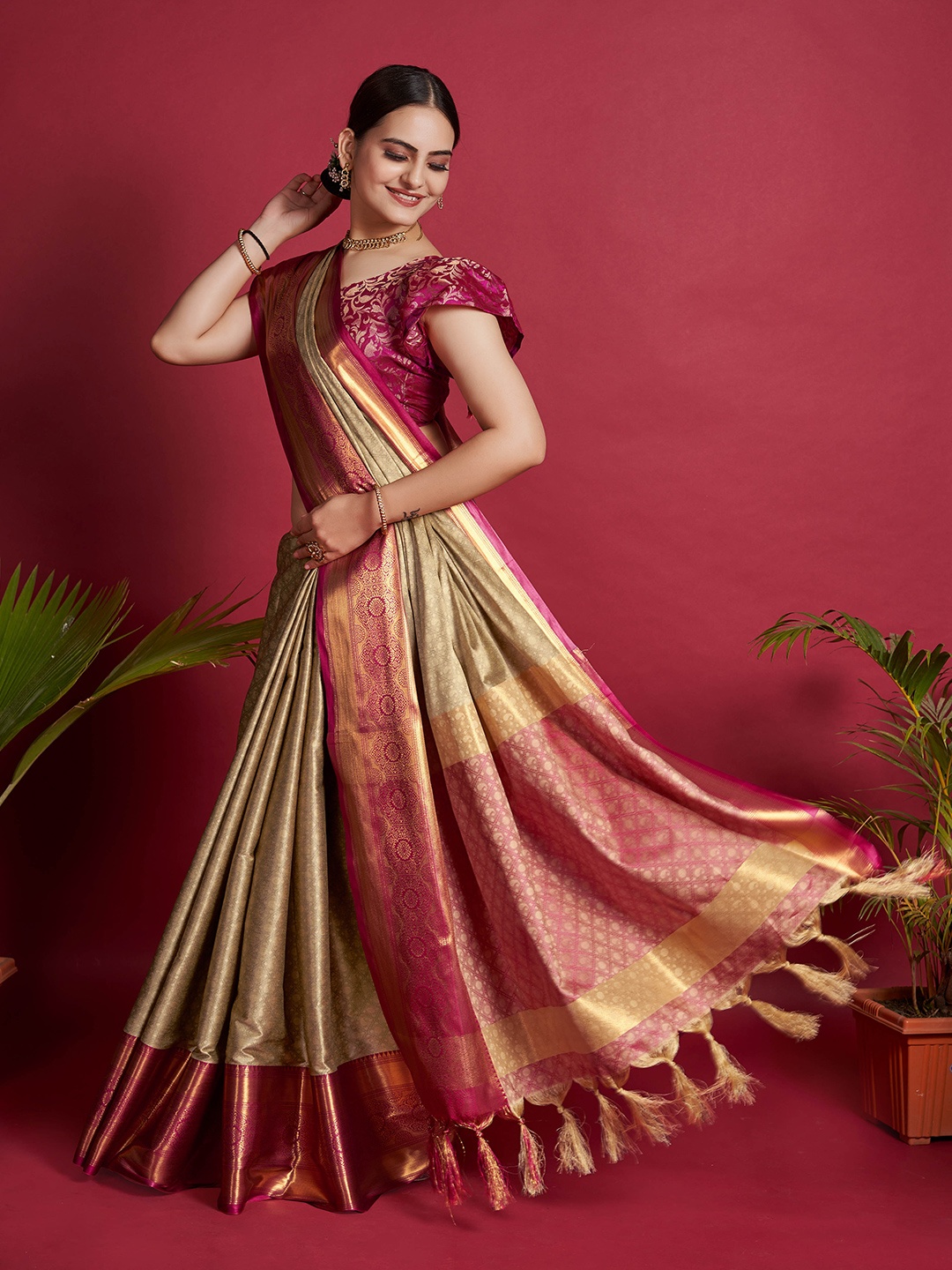 

Mitera Ethnic Motifs Woven Design Zari Saree, Beige