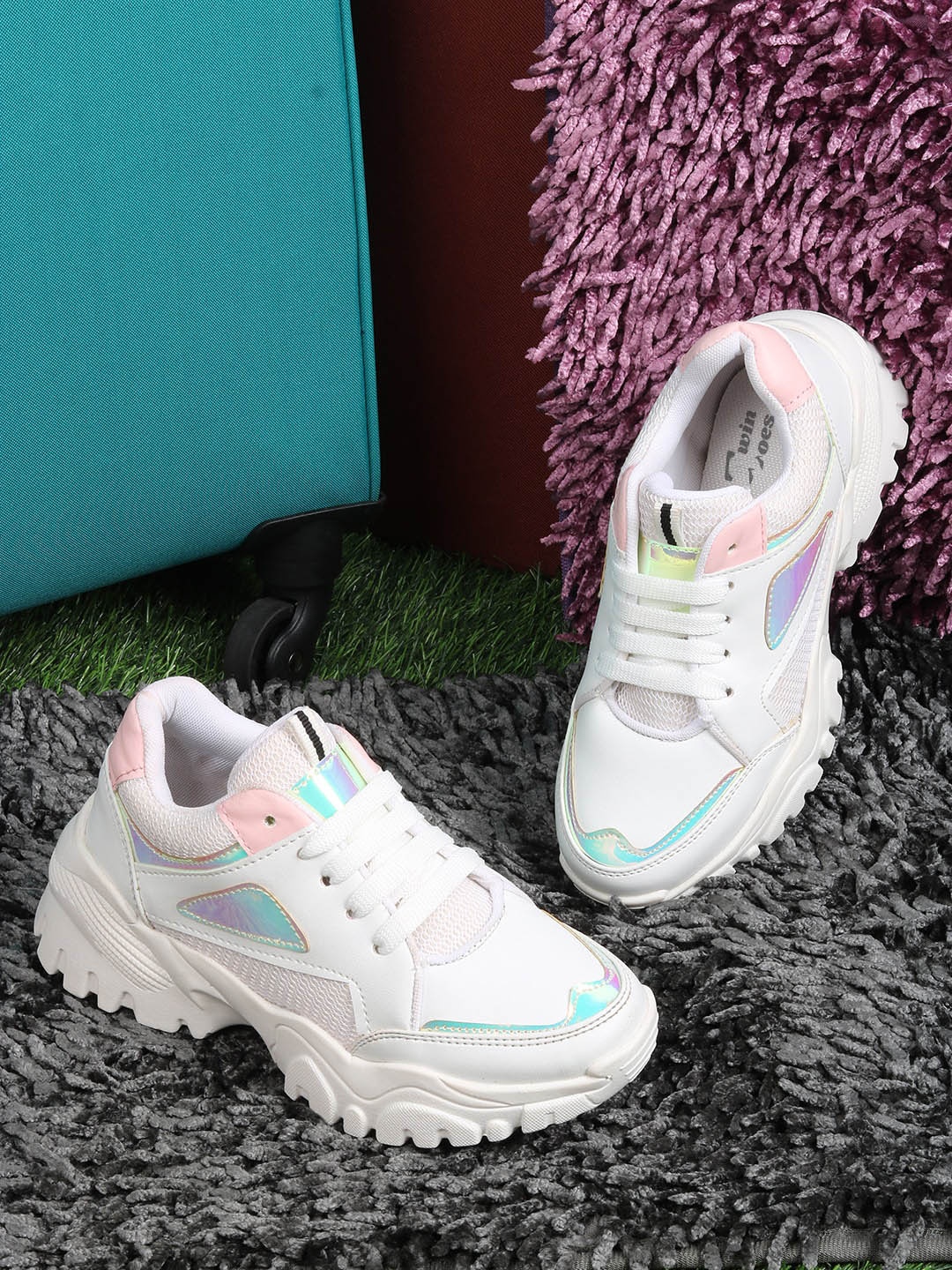 

RINDAS Women Lightweight Colourblocked Lace Ups Sneakers, White