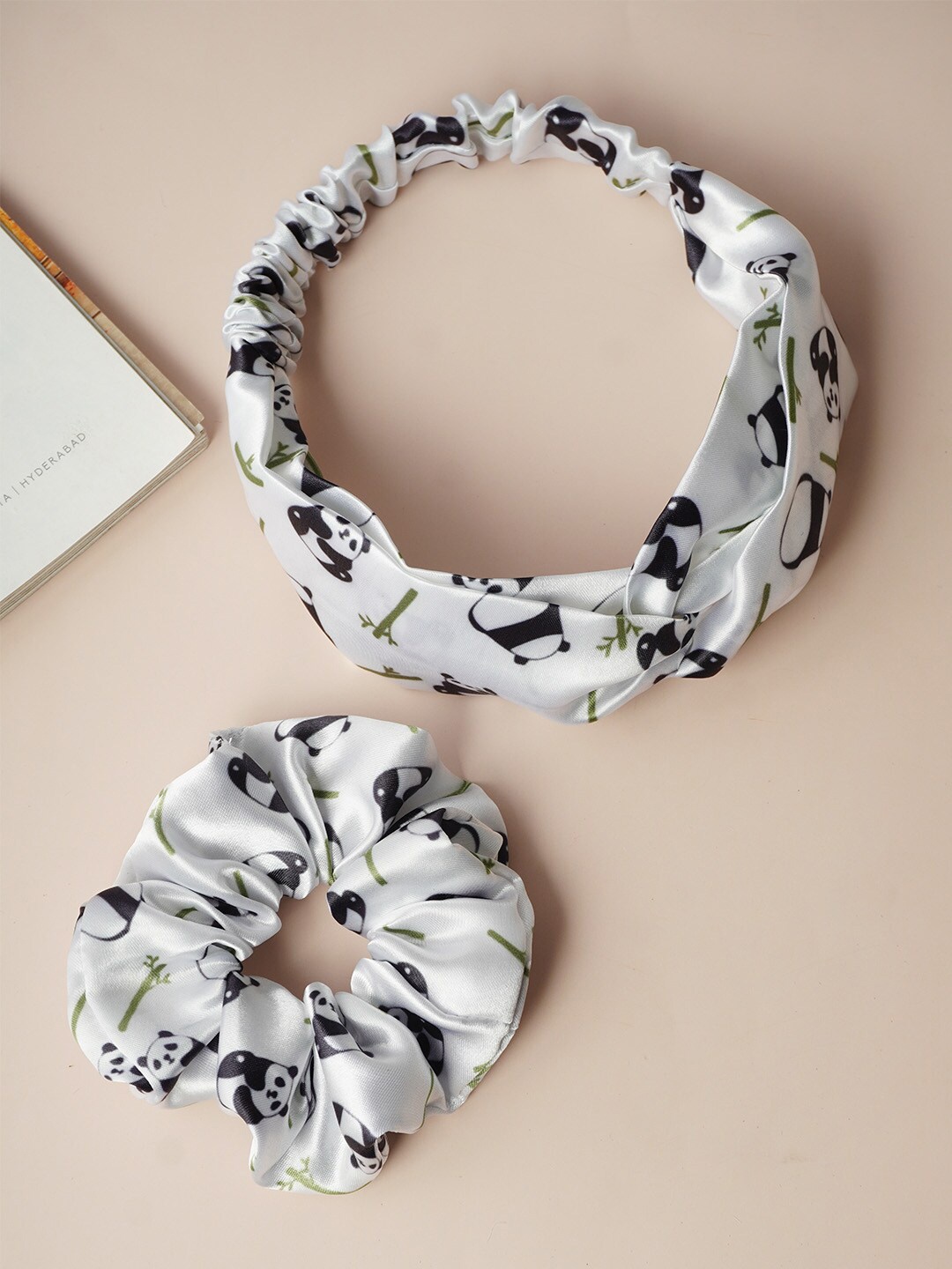 

Ferosh Set of 2 Conversational Printed Hair Accessory Set, White