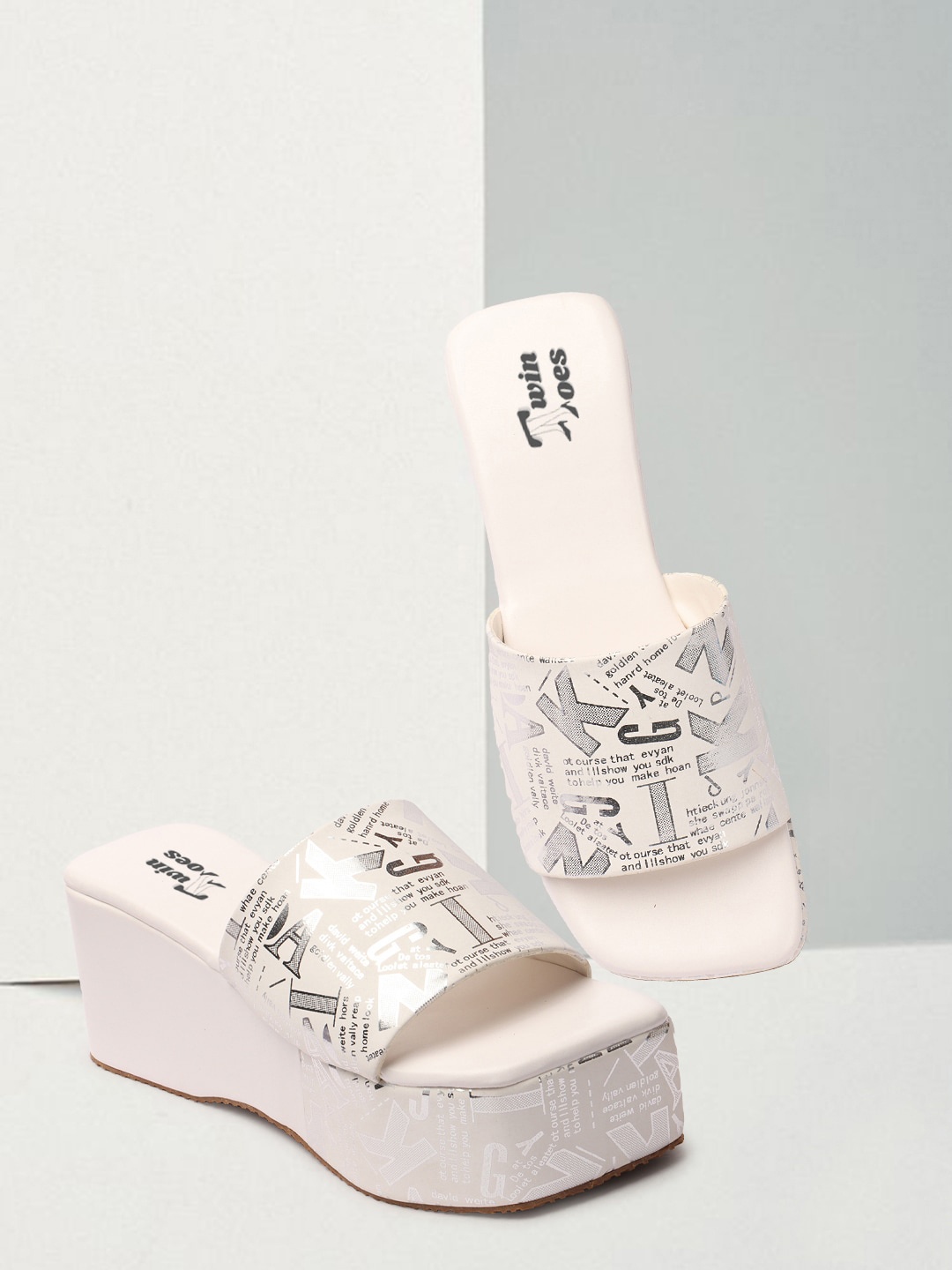 

TWIN TOES Peep Toes Slip On Platform Heel, White
