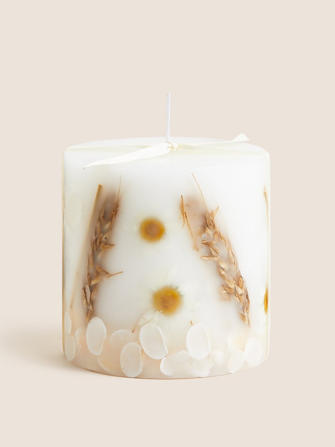

Marks & Spencer White & Beige Shell Botanical Candle