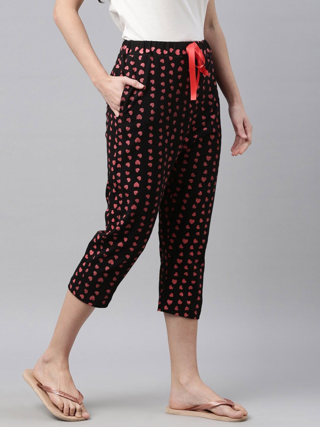 

Enviously Young Women Printed Cotton Regular Fit Capris, Black