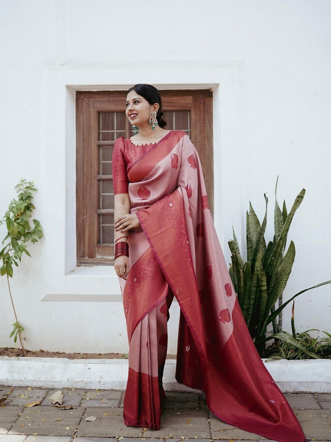 

Anjaneya Sarees Ethnic Motifs Woven Design Zari Banarasi Saree, Pink