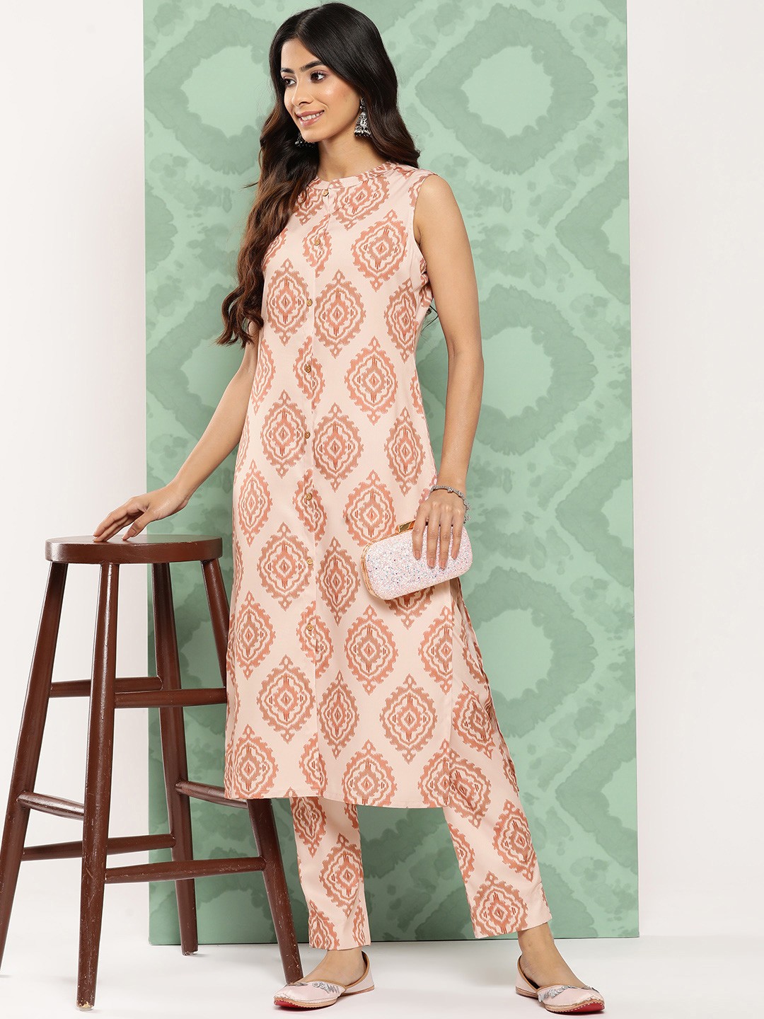 

Janasya Ethnic Motifs Printed Regular Silk Crepe Kurta with Trousers, Peach
