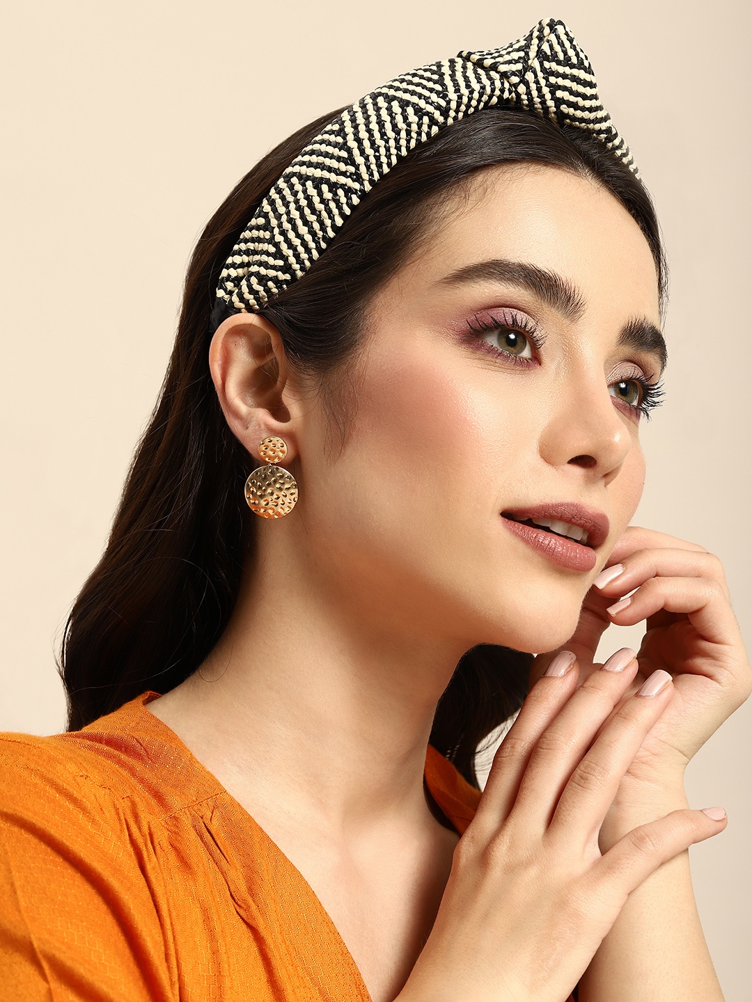 

Sangria Circular Shaped Drop Earrings, Gold