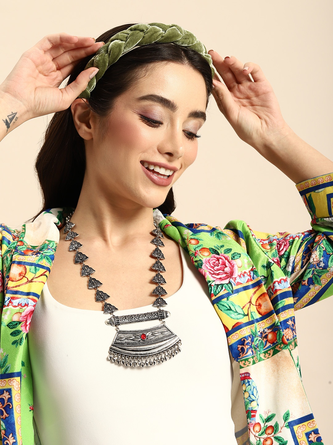 

Sangria Women Oxidised Necklace, Silver