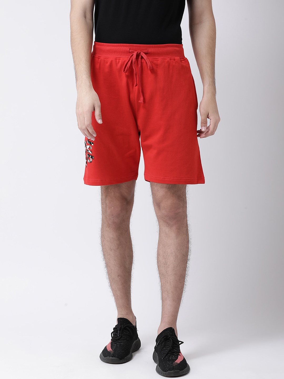 

Club York Men Mid-Rise Shorts, Red