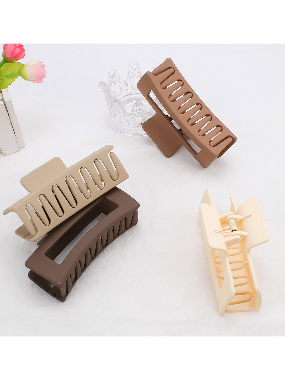 

Krelin Women Set Of 4 Rectangular Shape Large Claw Clips, Cream