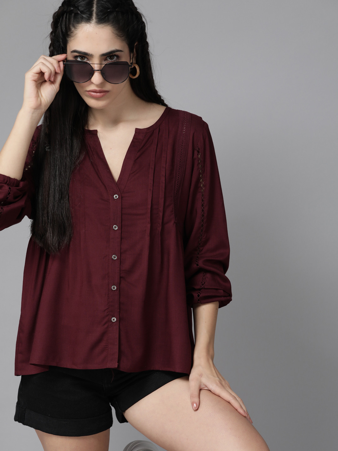 

Roadster Solid Schiffli Regular Top, Burgundy