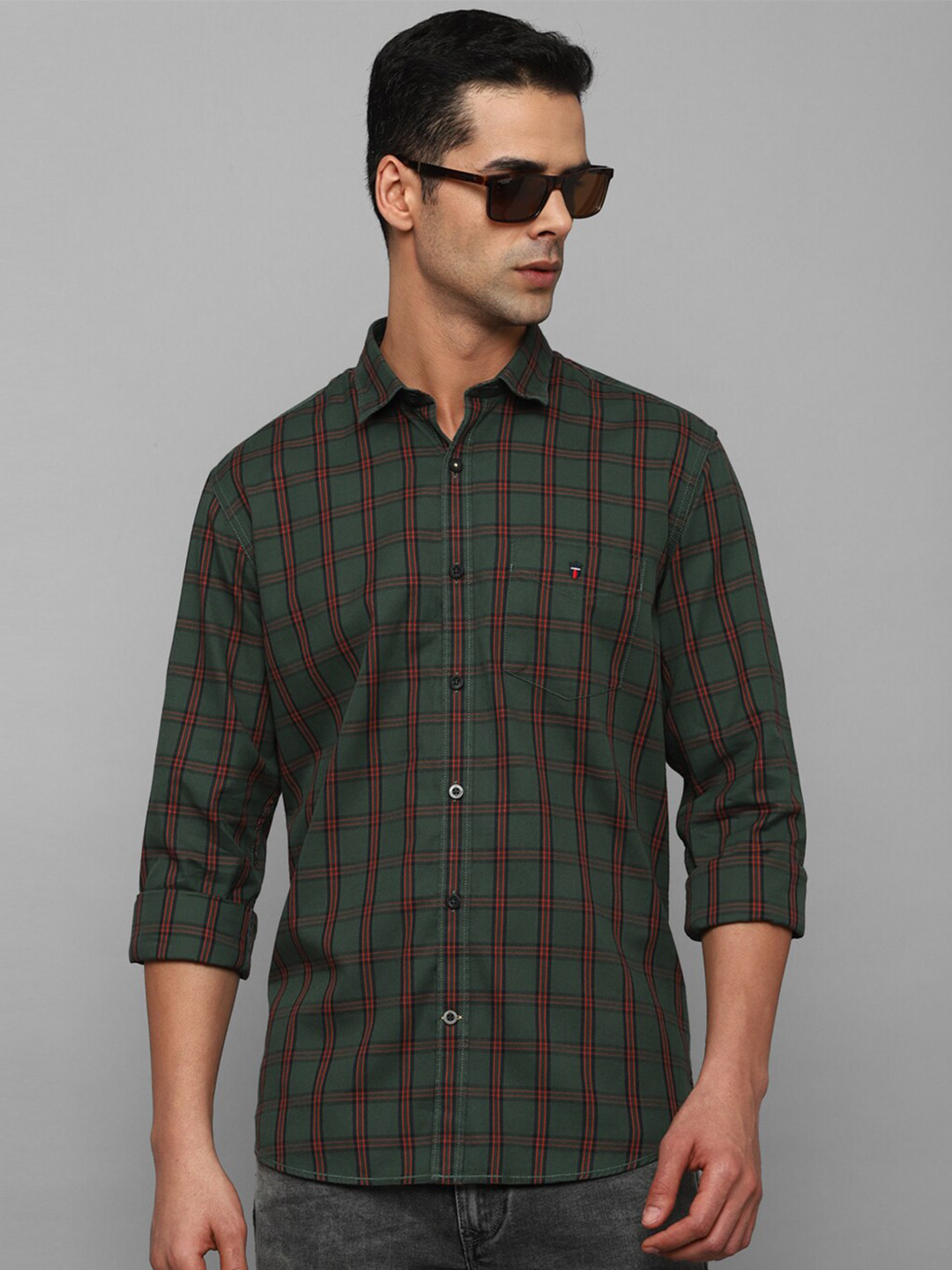 

Louis Philippe Sport Spread Collar Slim Fit Tartan Checked Pure Cotton Casual Shirt, Green