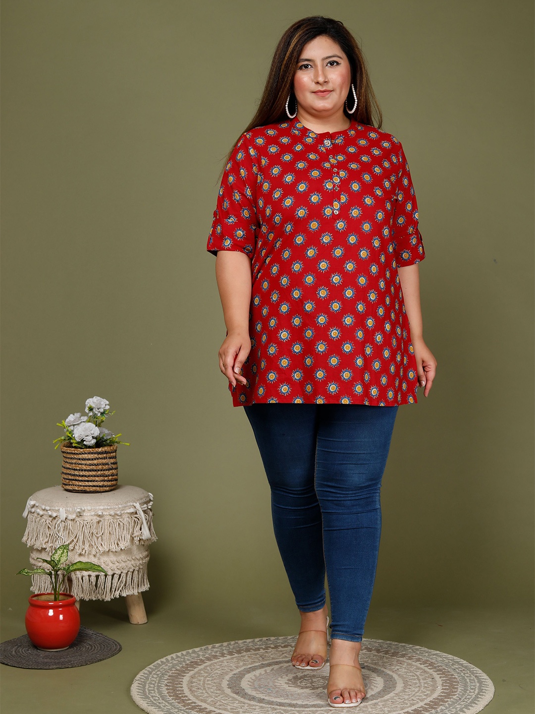 

Swasti Floral Printed Mandarin Collar Pure Cotton Kurti, Red