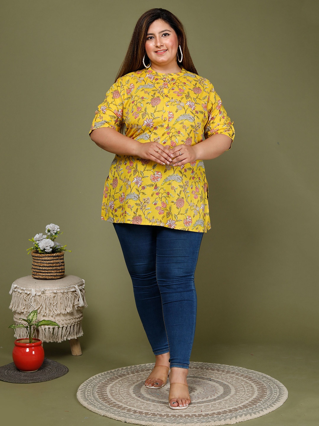 

Swasti Plus Size Floral Printed Roll Up Sleeves Pure Cotton Kurti, Yellow