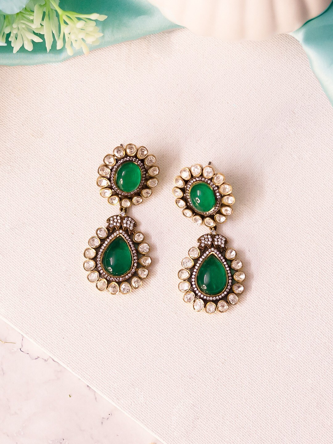 

Ishhaara Gold-Plated Teardrop Shaped Studs Earrings, Green