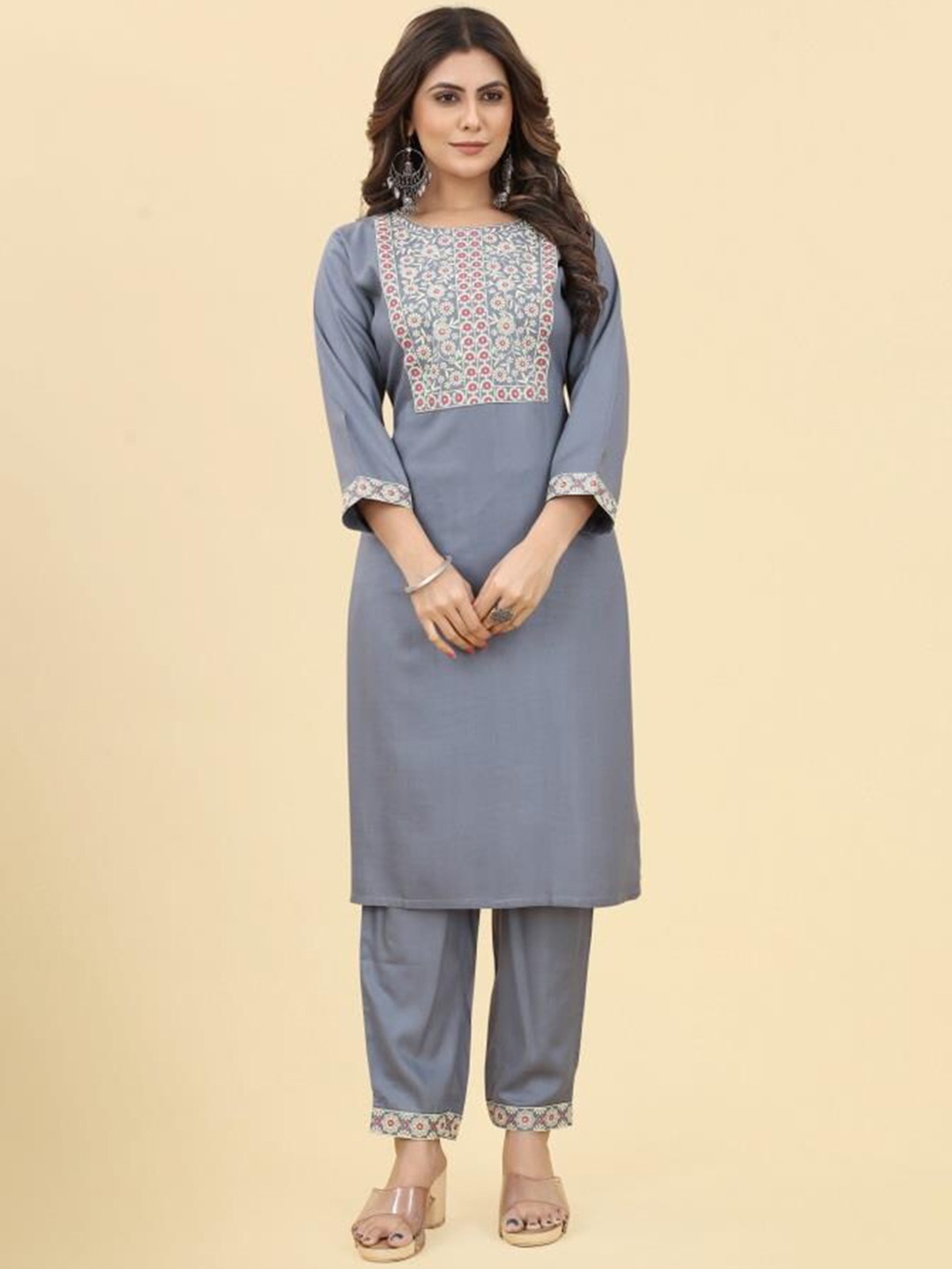 

KALINI Floral Yoke Design Thread Work Kurta with Trousers, Grey