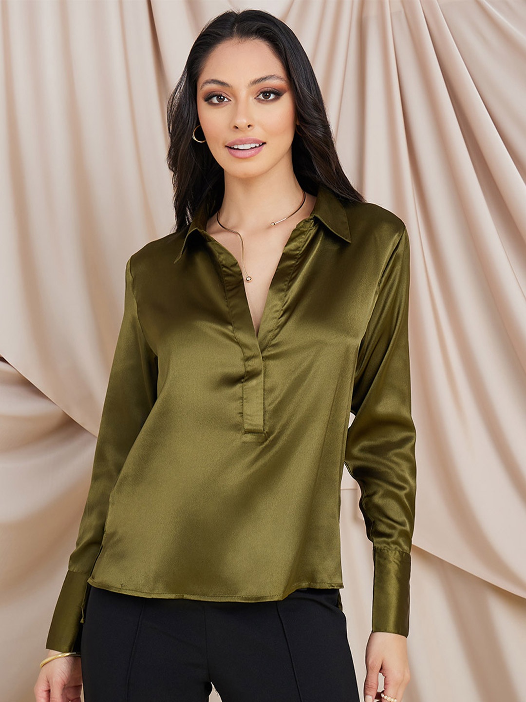 

Styli Opaque Spread Collar Satin Casual Shirt, Green