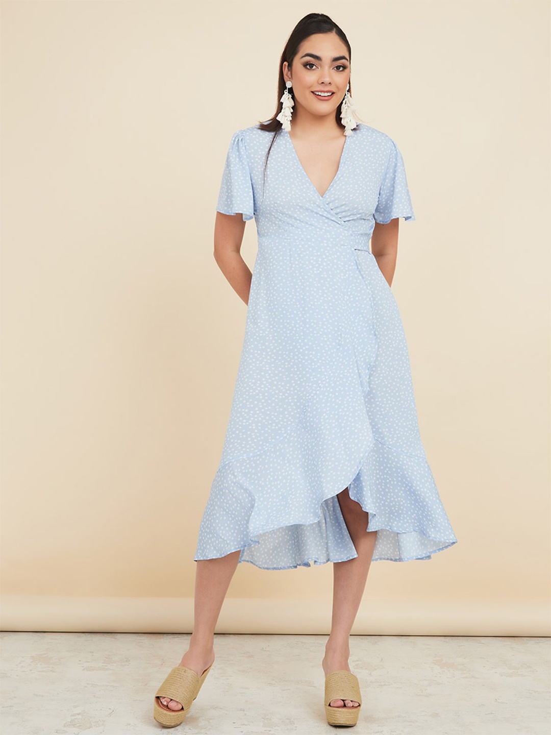 

Styli Blue Floral Printed V-Neck Midi Wrap Dress
