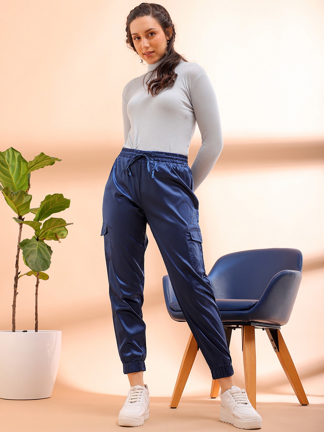 

Freehand by The Indian Garage Co Women Mid Rise Cropped Joggers, Blue