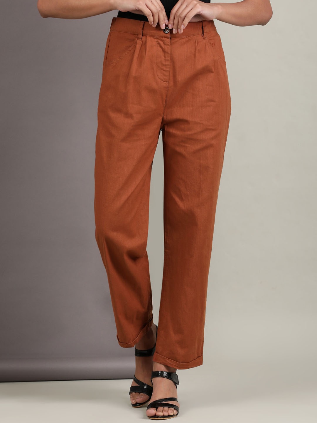 

Freehand by The Indian Garage Co Women Cotton Mid-Rise Pleated Plain Trousers, Brown