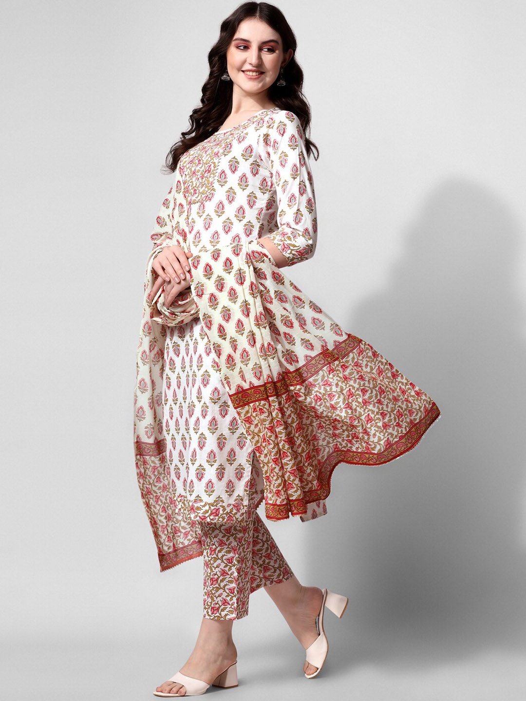 

MIRCHI FASHION Floral Printed Gotta Patti Pure Cotton Kurta with Trousers & Dupatta, White