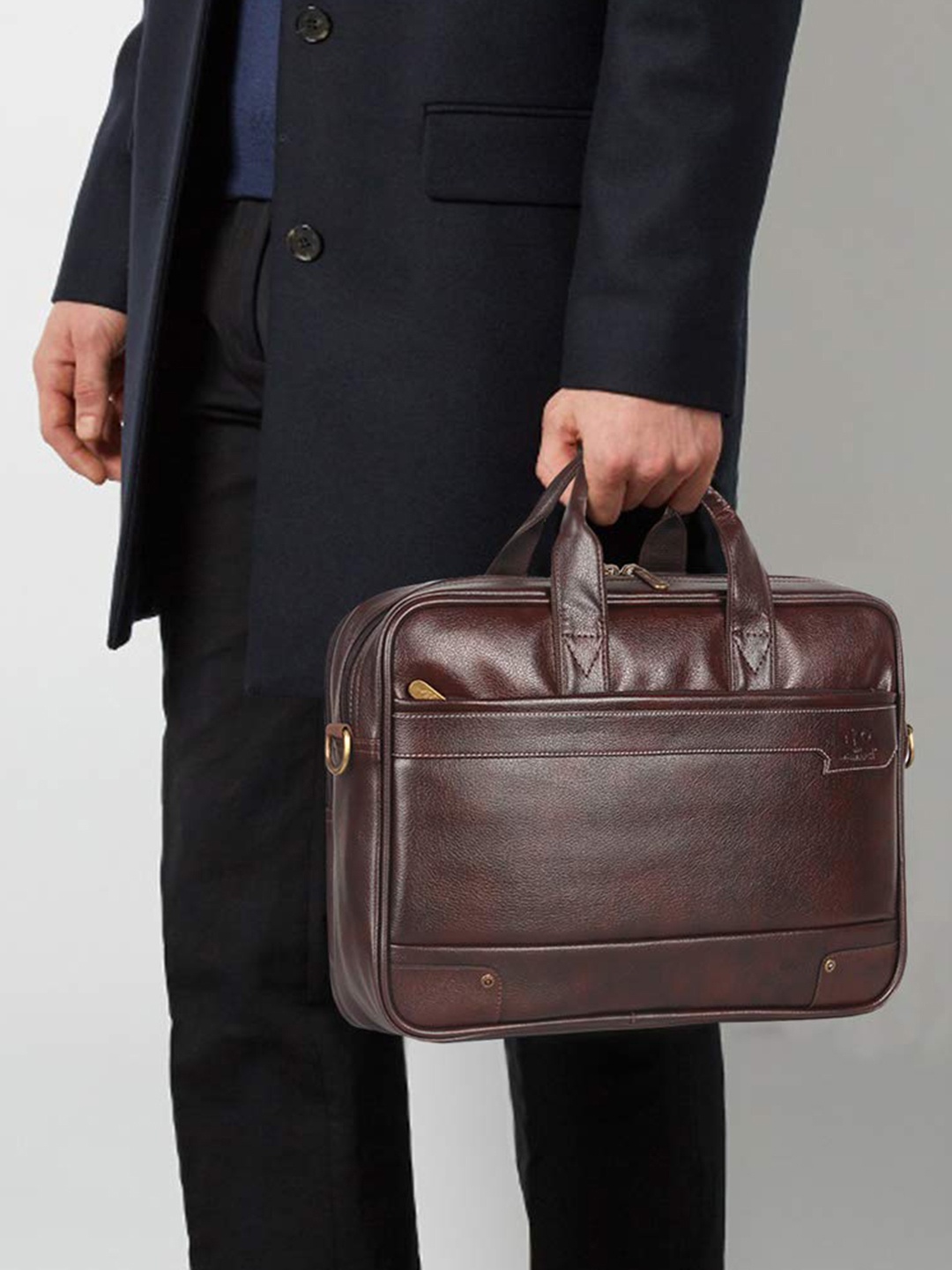 

THE CLOWNFISH Solid Leather Messenger Bag, Coffee brown