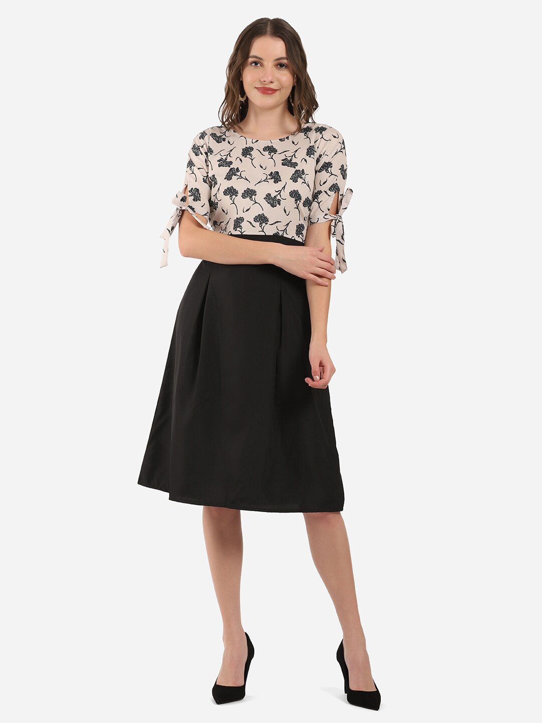 

Selvia Round Neck Floral Printed Slit Sleeve Crepe A-Line Dress, Black