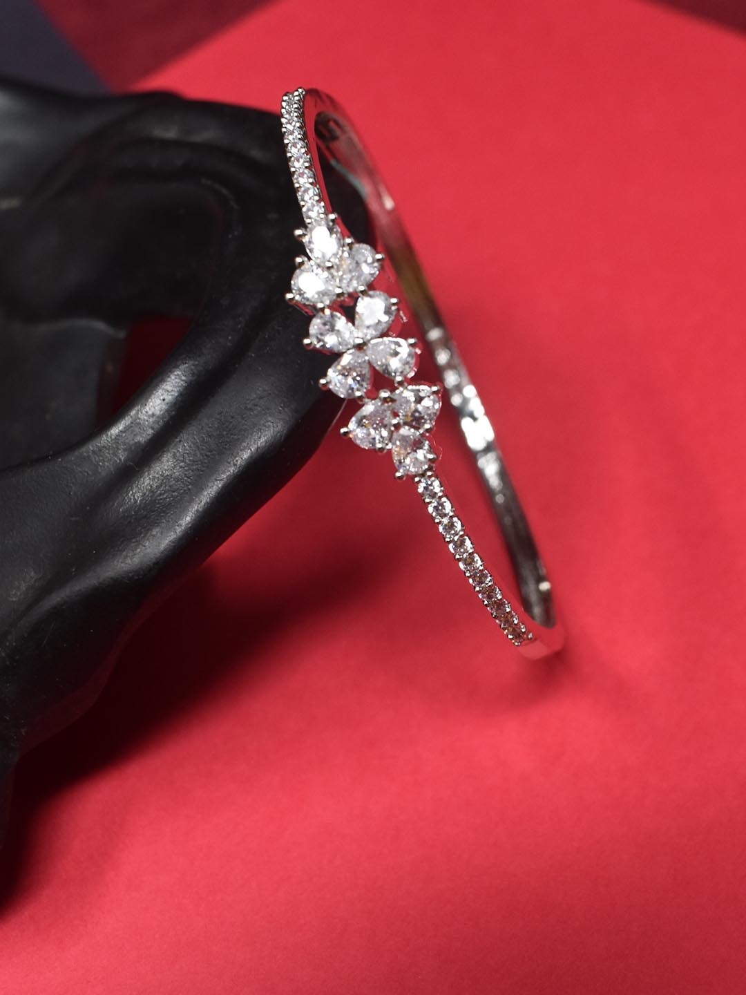 

STEORRA JEWELS Women Rhodium-Plated American Diamond Kada Bracelet, White