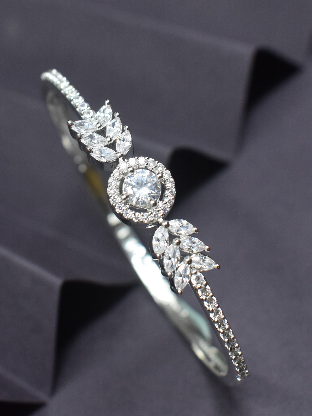 

STEORRA JEWELS Women Silver-Plated American Diamond Kada Bracelet, White