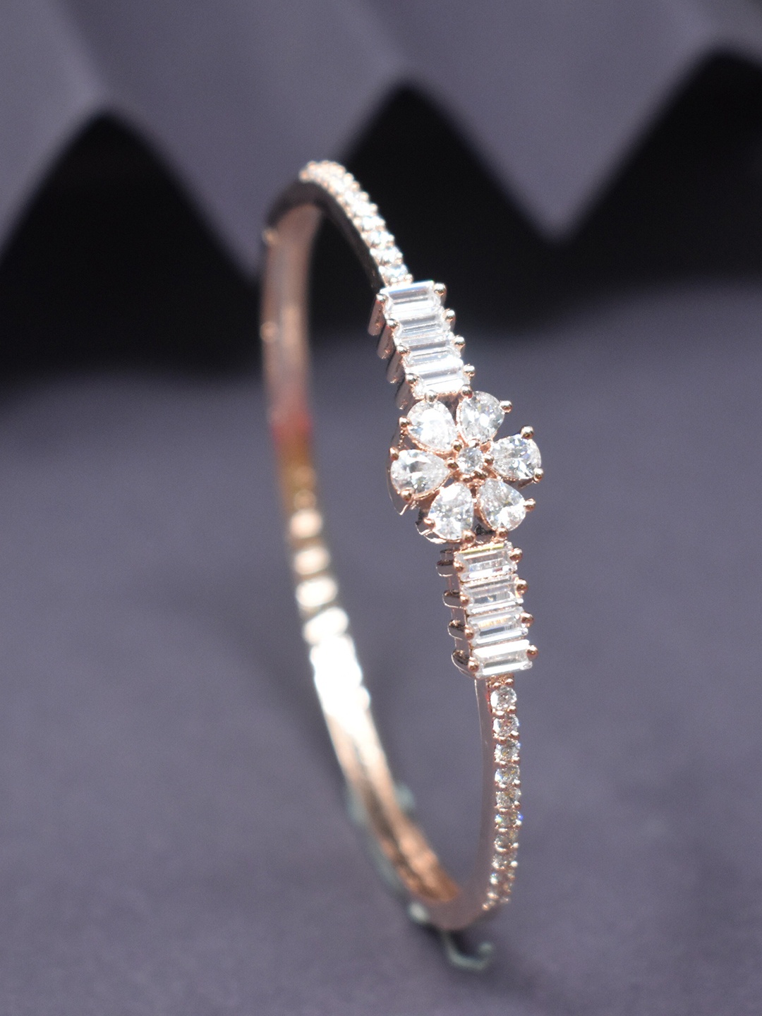 

STEORRA JEWELS Women Gold-Plated American Diamond Kada Bracelet