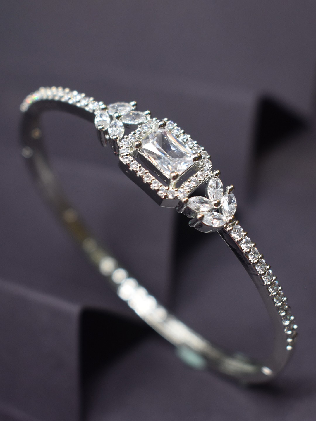 

STEORRA JEWELS Women Silver-Plated American Diamond Kada Bracelet, White