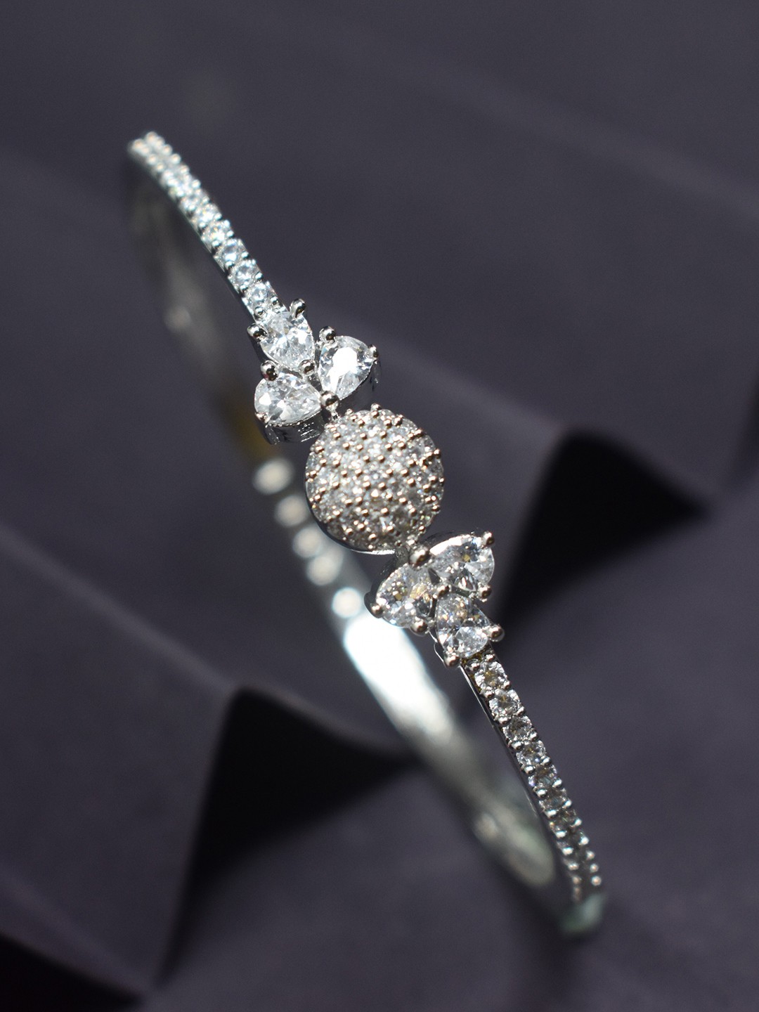 

STEORRA JEWELS Women Silver-Plated American Diamond Kada Bracelet, White