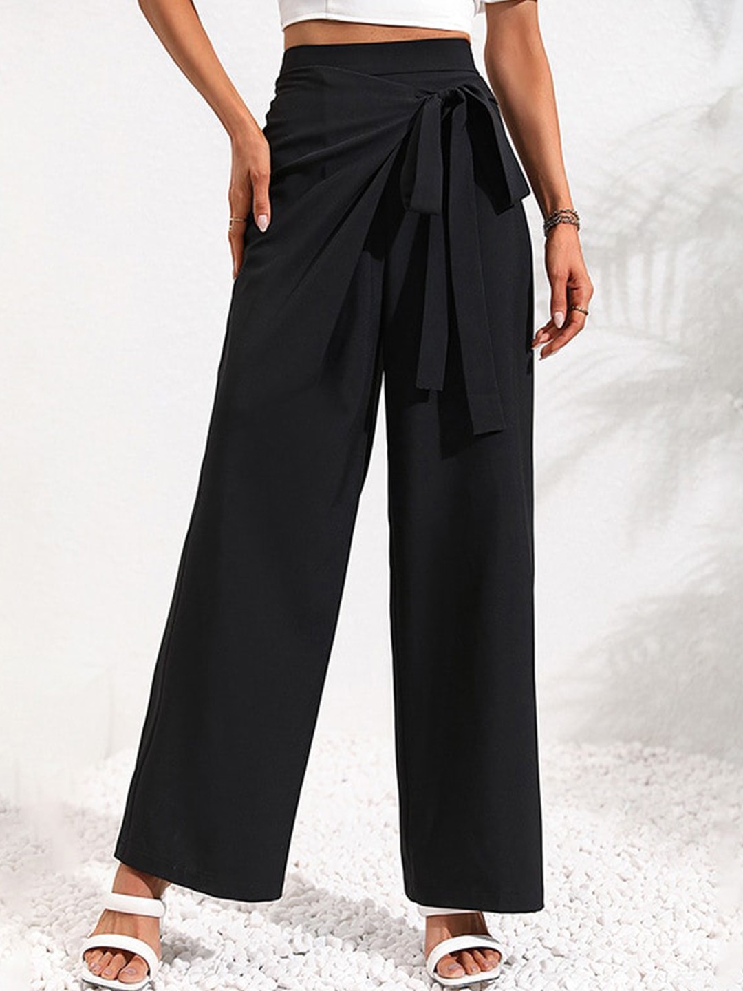 

BoStreet Women Loose Fit Pleated Trousers, Black