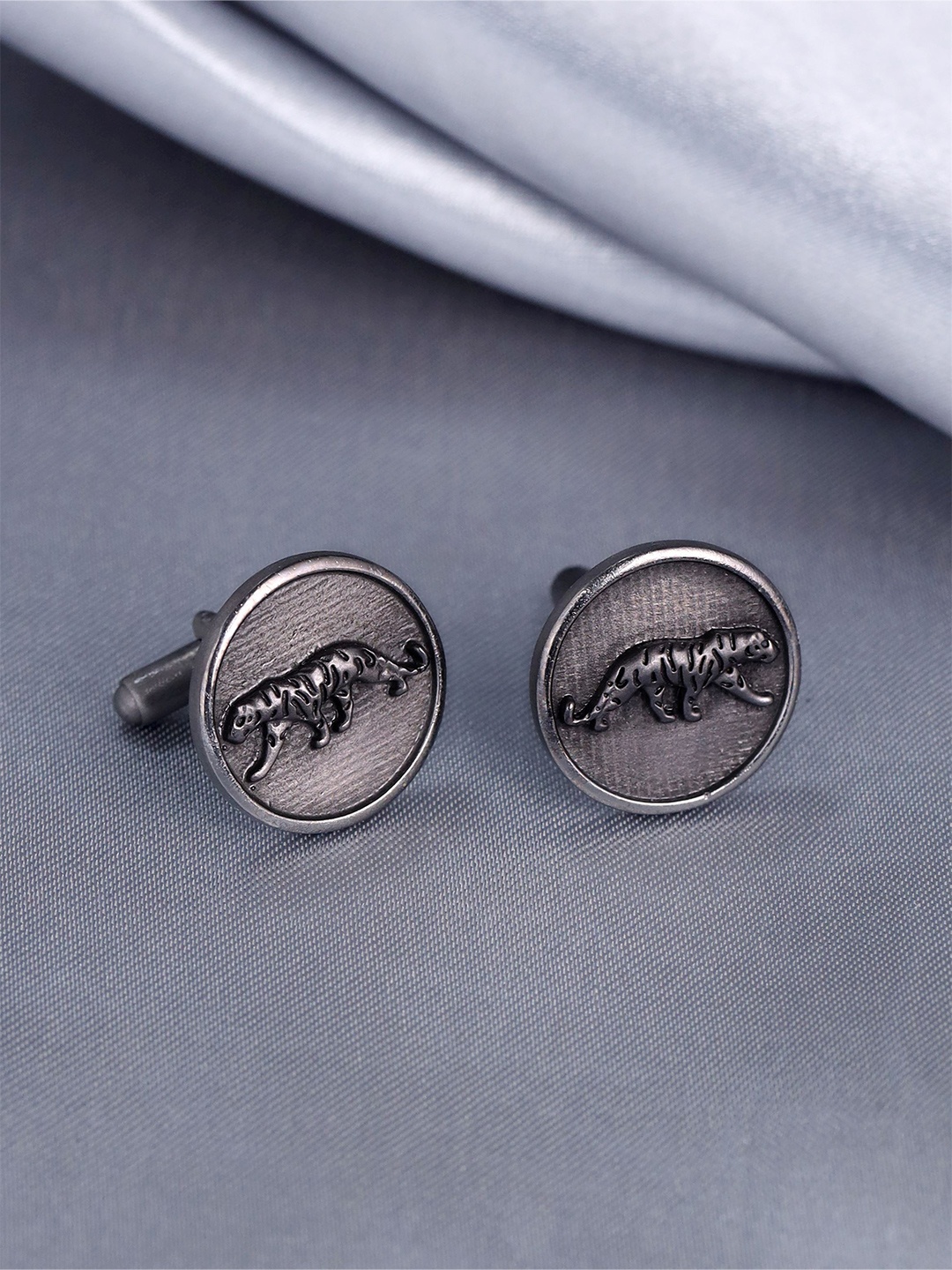 

COSA NOSTRAA Men Silver-Plated Textured Round Cufflinks