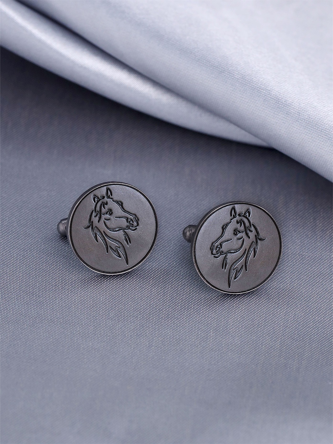 

COSA NOSTRAA Men Round KIng's Knight Cufflinks, Grey melange