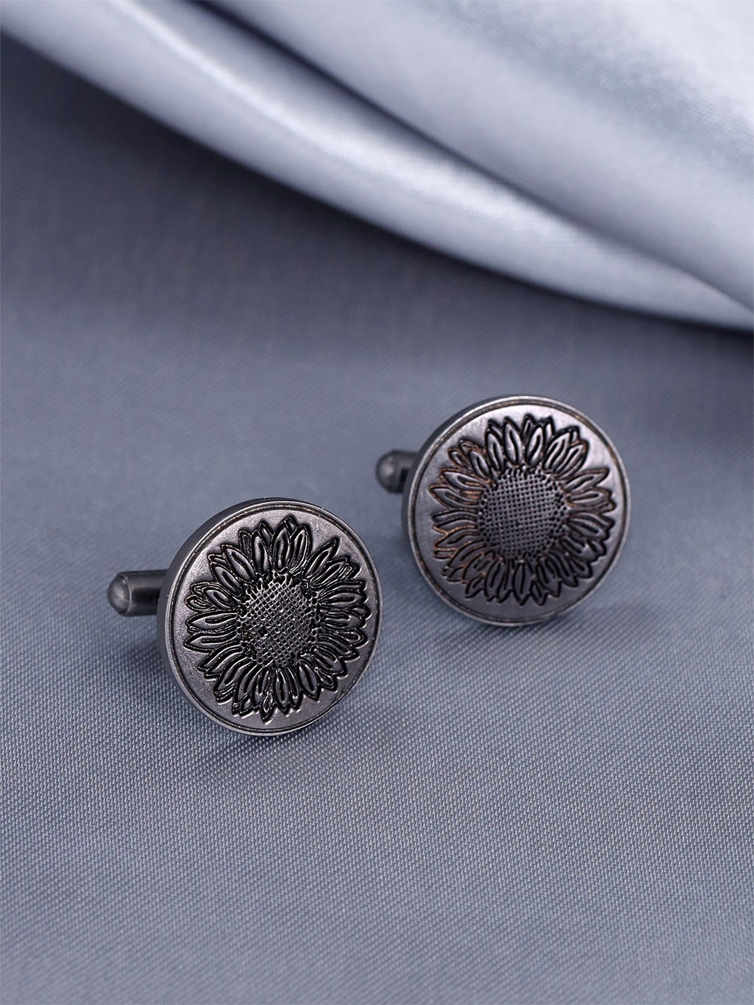 

COSA NOSTRAA Men Round Sunflower Glitter Cufflinks, Grey melange