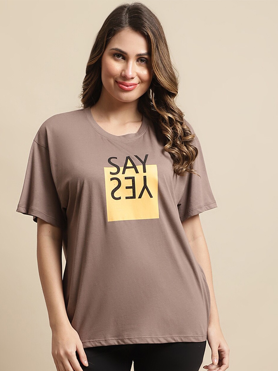 

Kanvin Typography Printed Drop Shoulder Sleeves Loose Fit T-shirt, Camel brown