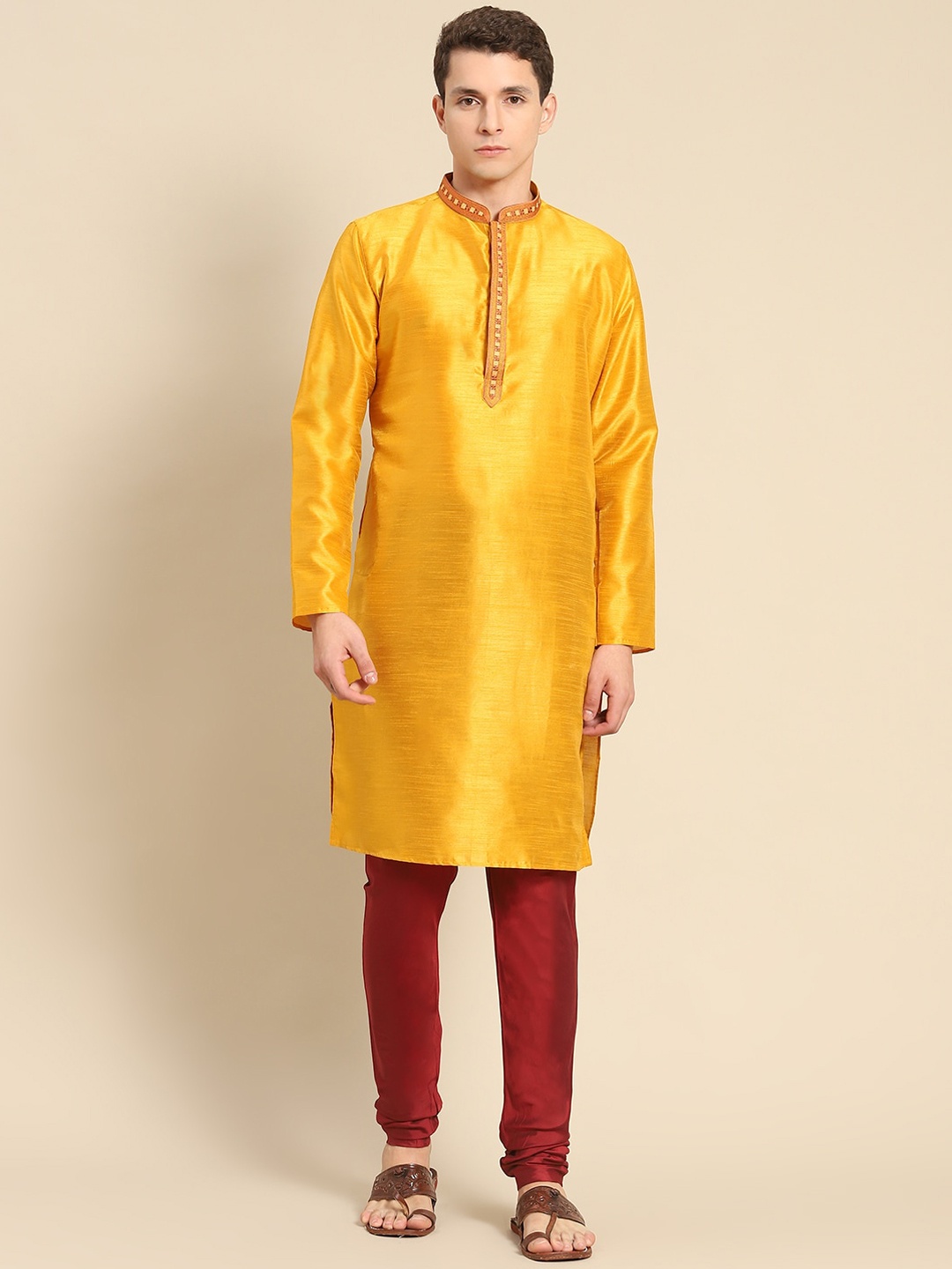 

Amodh by Kisah Mandarin Collar Thread Work Kurta, Mustard