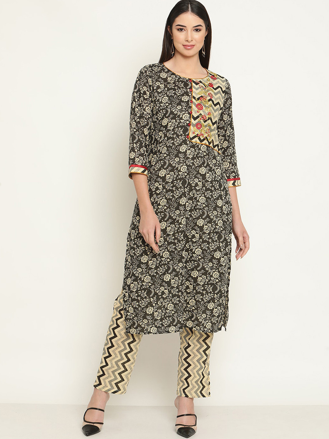 

Be Indi Women Floral Printed Straight Kurta with Trousers Set, Black