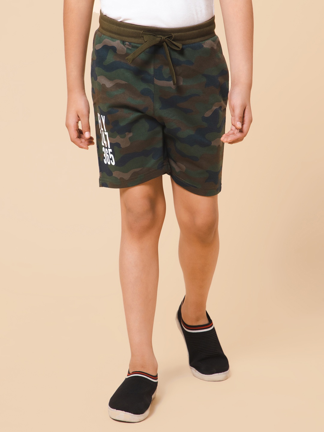 

Alan Jones Boys Mid-Rise Camouflage Printed Shorts, Green