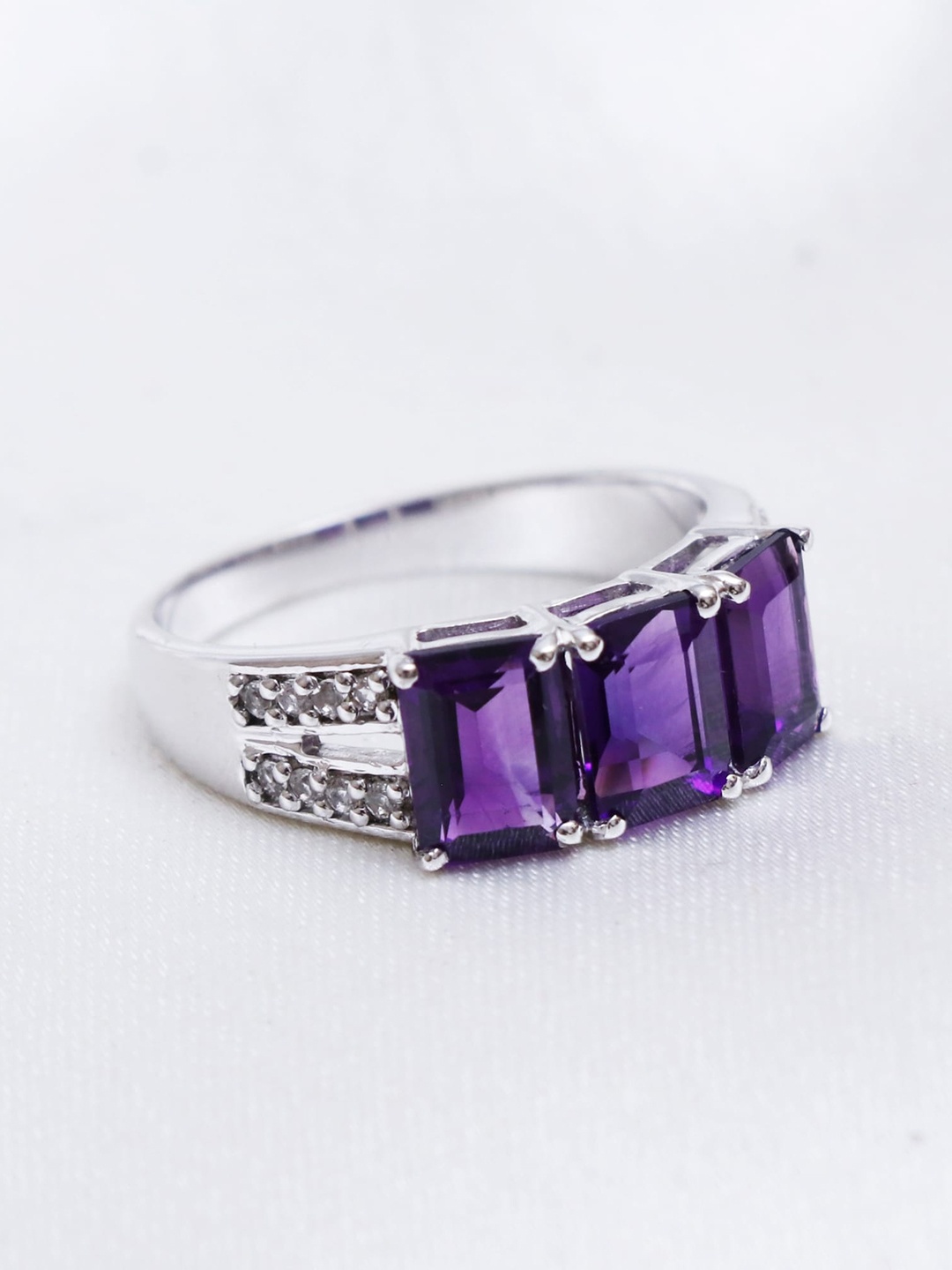 

HIFLYER JEWELS 925 Sterling Silver Amethyst Gemstone-Studded Finger Ring