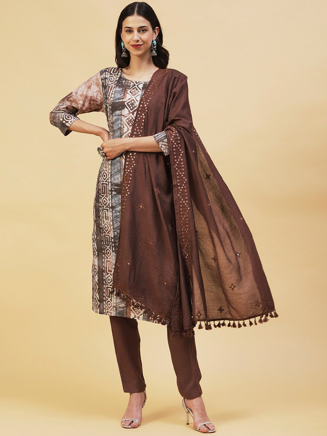 

FASHOR Ethnic Motifs Printed Kurta with Trousers & Dupatta, Brown