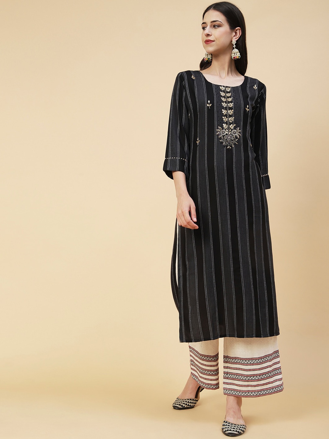 

FASHOR Striped Round Neck Beads & Stones Straight Regular Kurta, Black