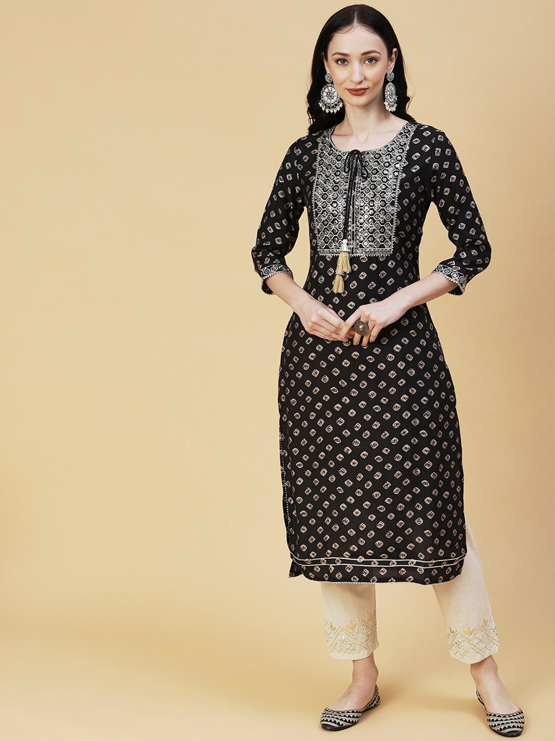

FASHOR Bandhani Printed Gotta Patti Kurta, Black